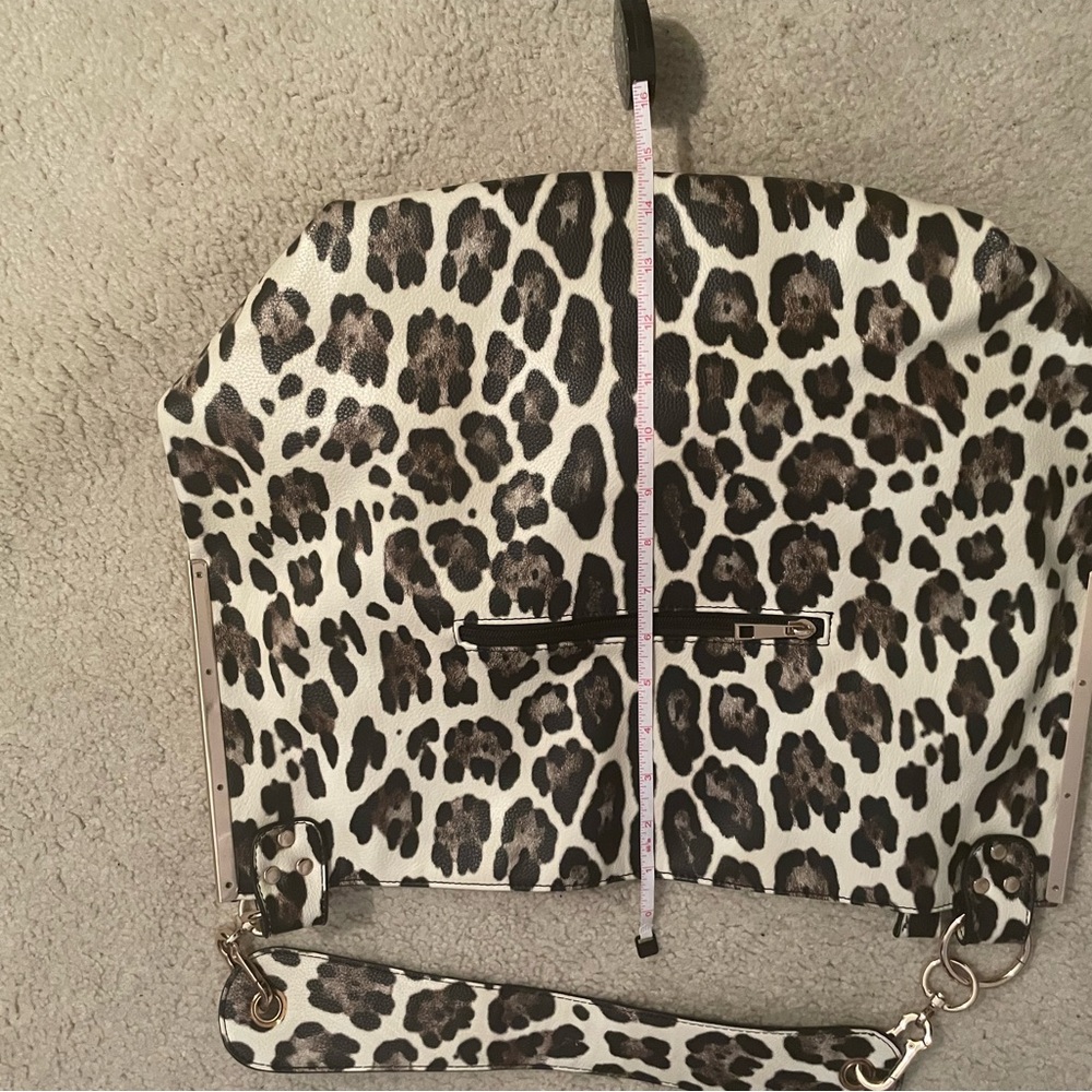Leopard Patterned Shoulder Bag - Picture 6 of 6